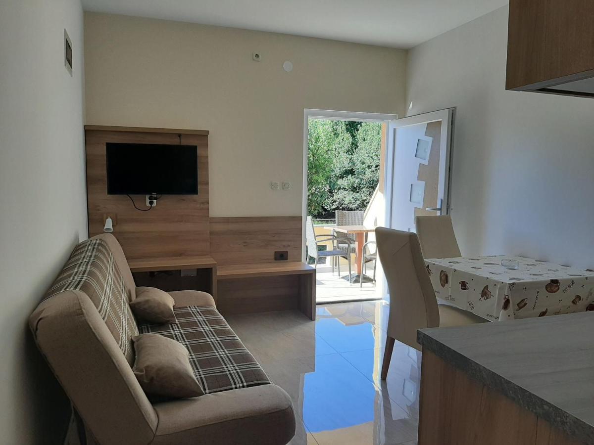 Apartments Edo Novalja Luaran gambar
