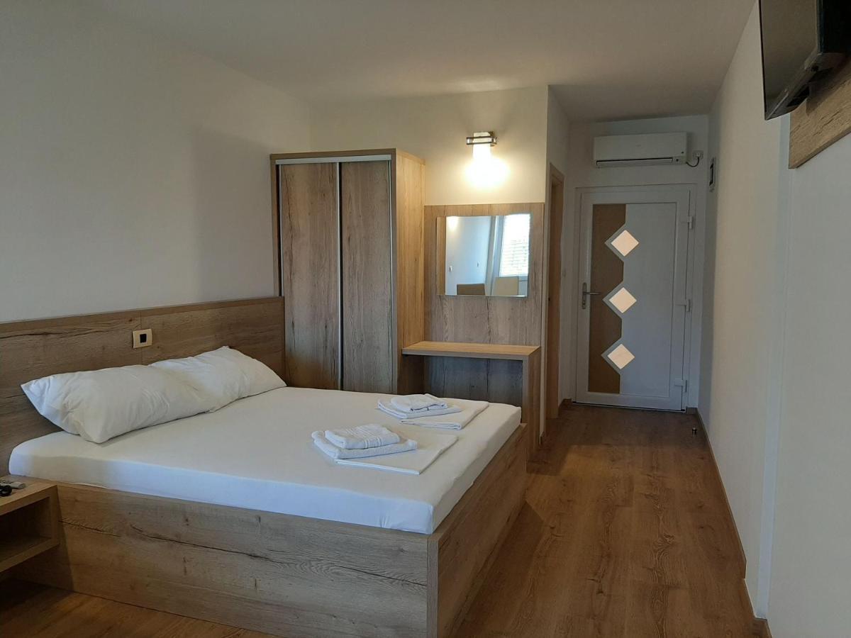Apartments Edo Novalja Luaran gambar
